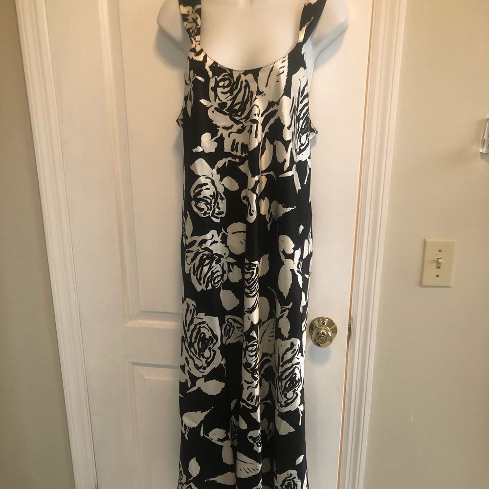 Gown and robe looks like new